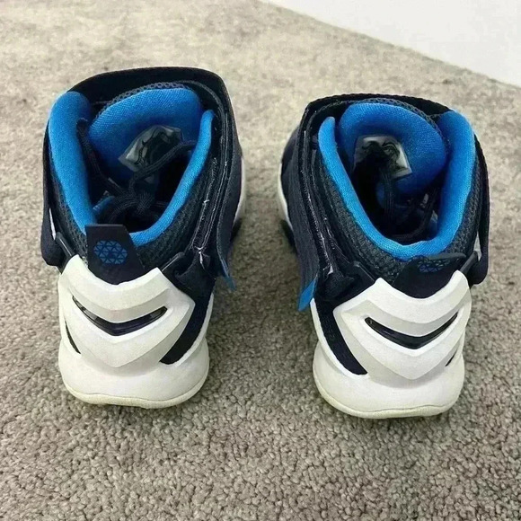 Lebron‎ Basketball Sneakers - Picture 4 of 6